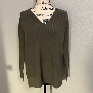 Athleta Mountain Olive Heather Green Hanover V-Neck Sweater XS